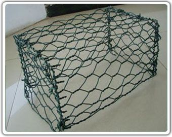 Plastic sheer cage net